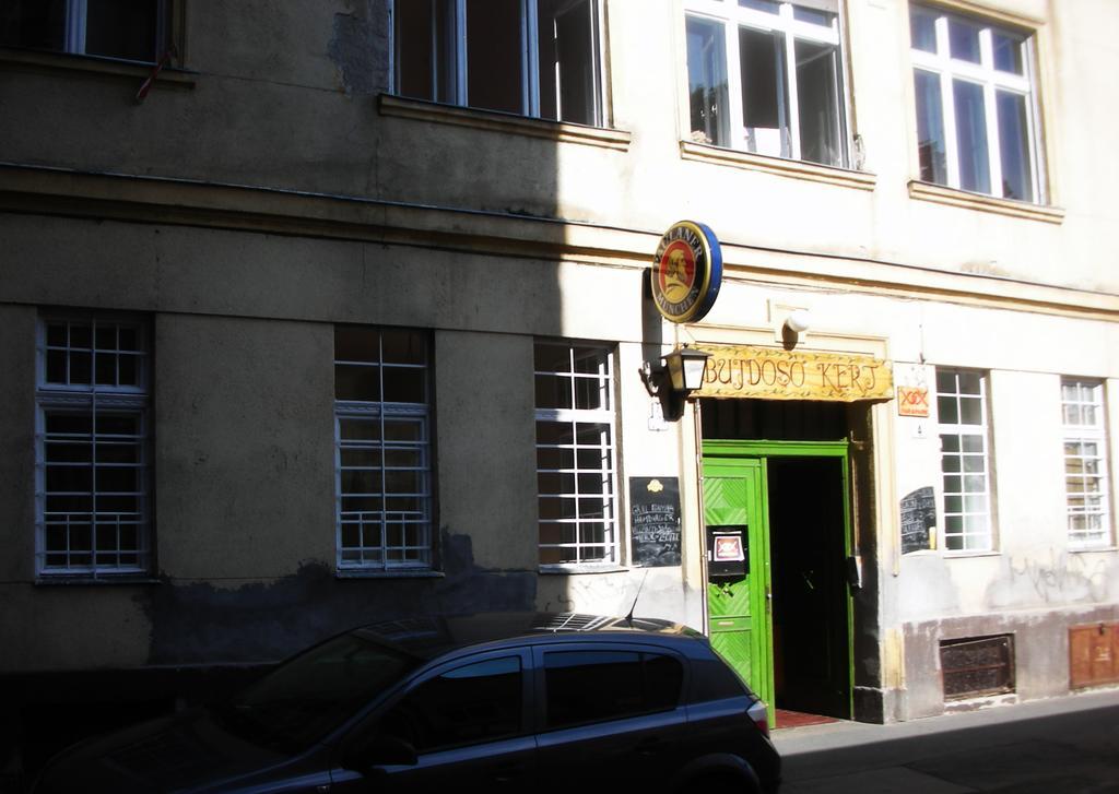 2Night Hostel Budapeszt Zewnętrze zdjęcie
