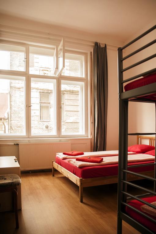 2Night Hostel Budapeszt Zewnętrze zdjęcie